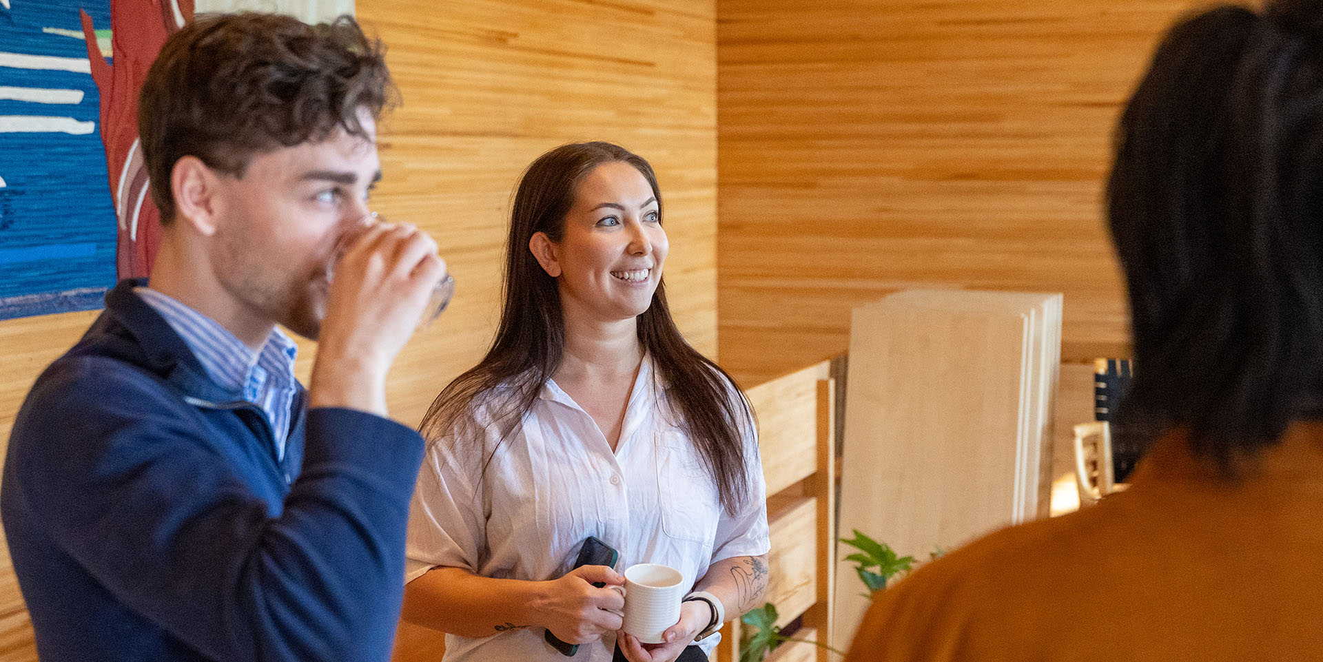 Människor som minglar på Parkudden